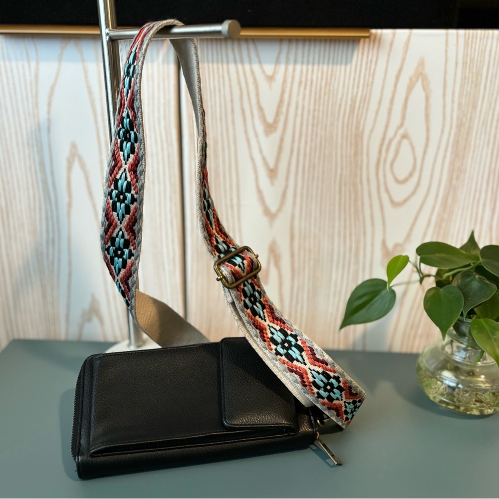 Crown vintage crossbody wallet